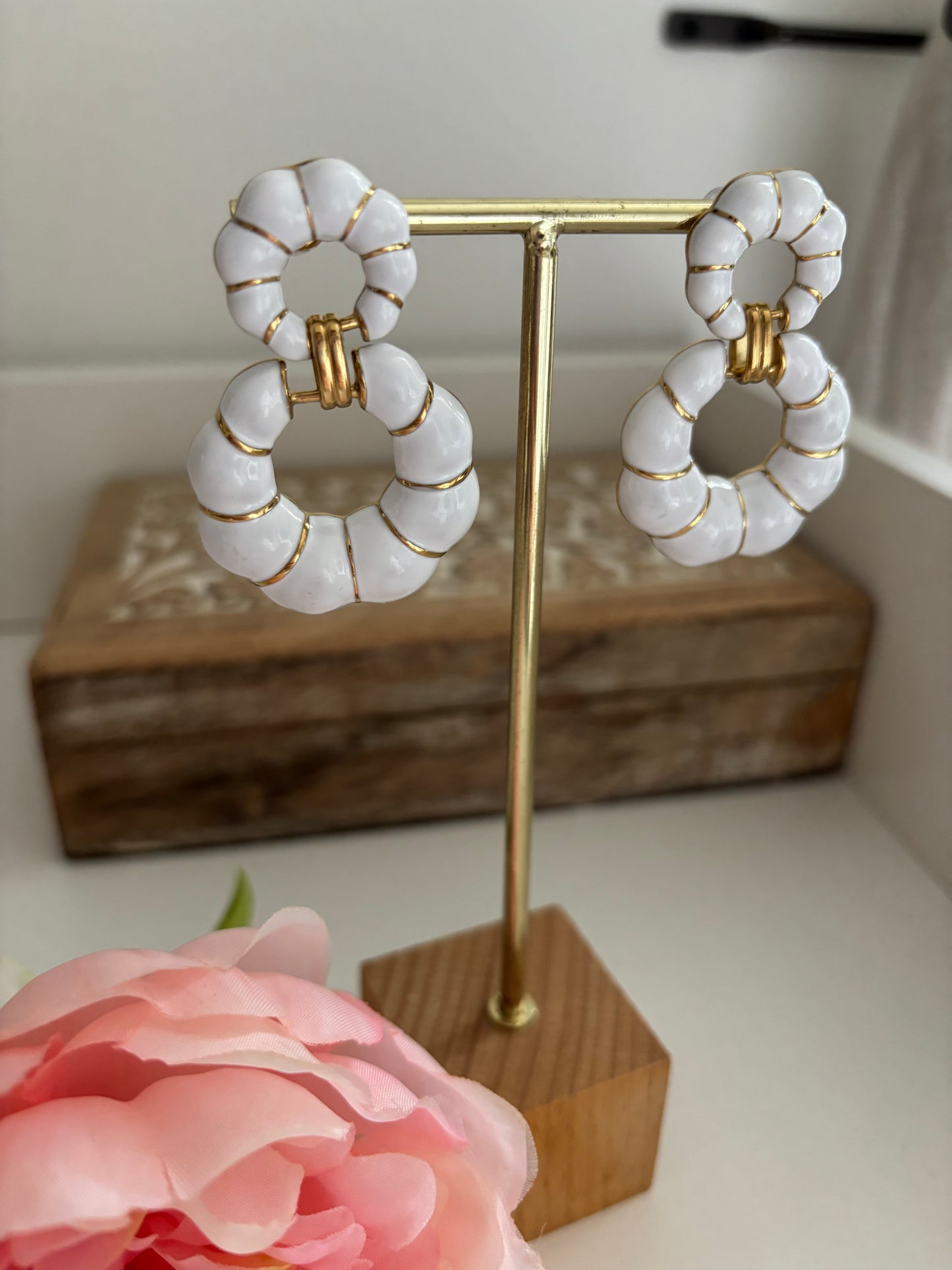 Boucles D’oreilles anneaux blancs