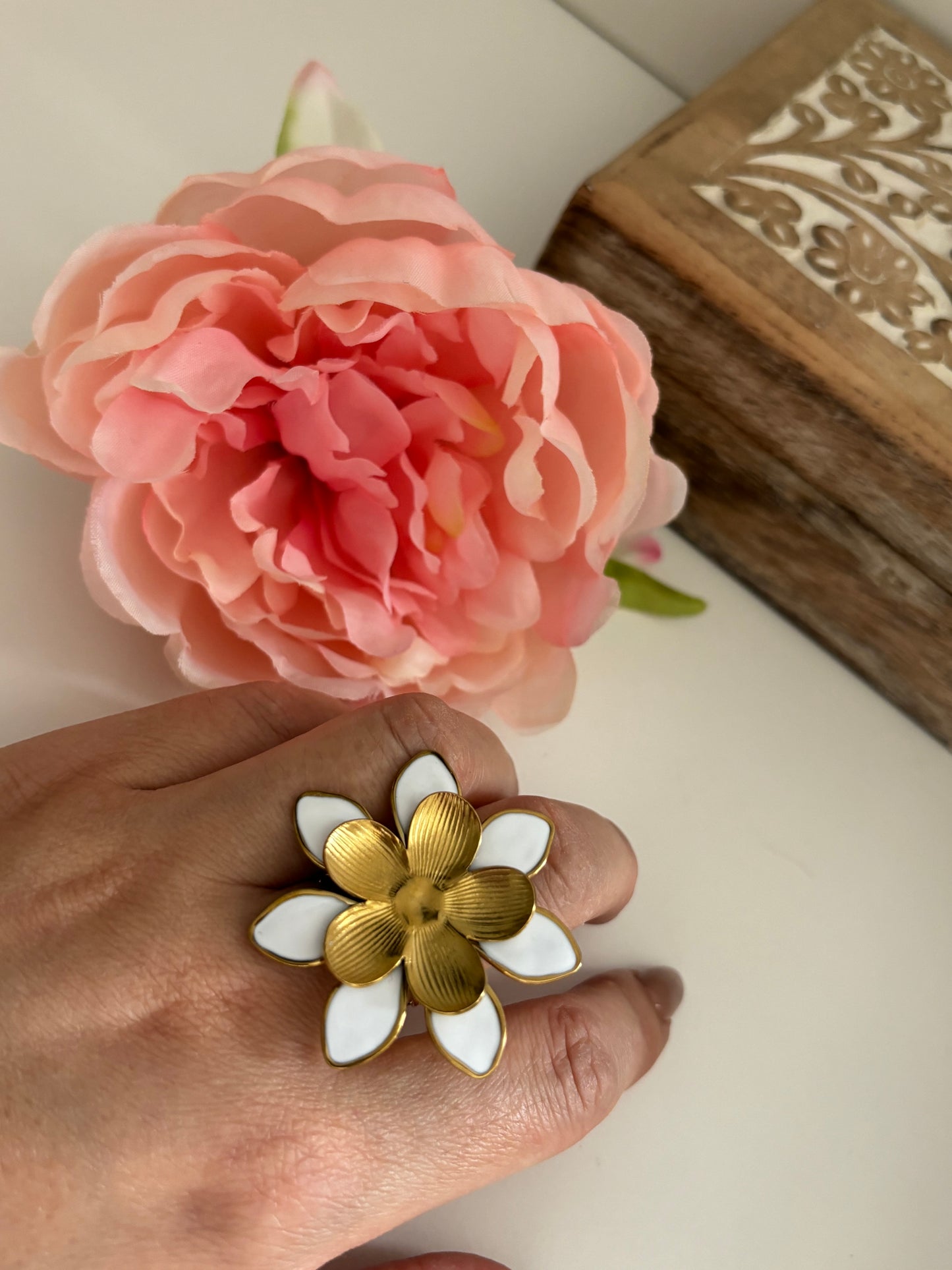 Bague fleur blanche