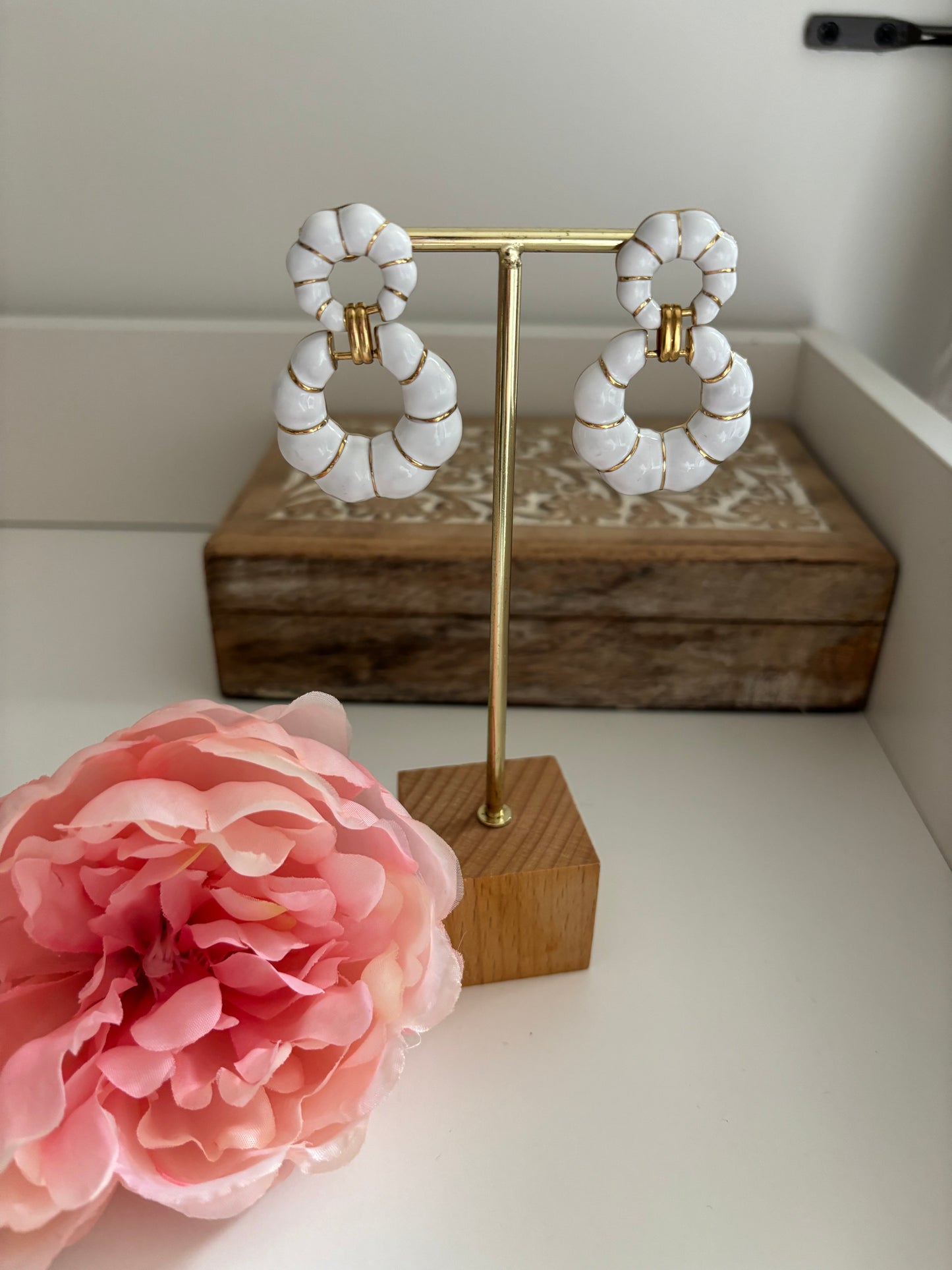 Boucles D’oreilles anneaux blancs