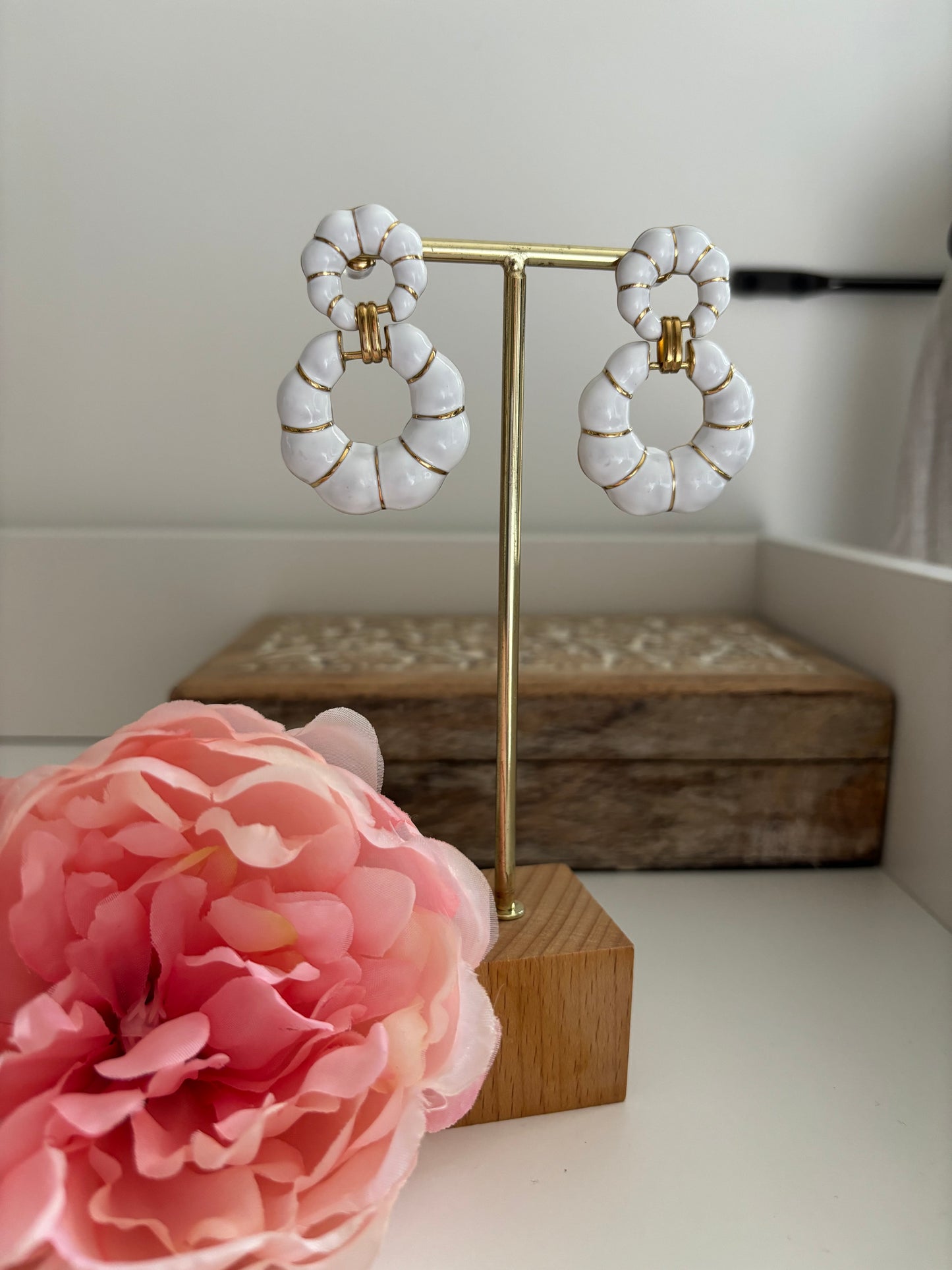 Boucles D’oreilles anneaux blancs