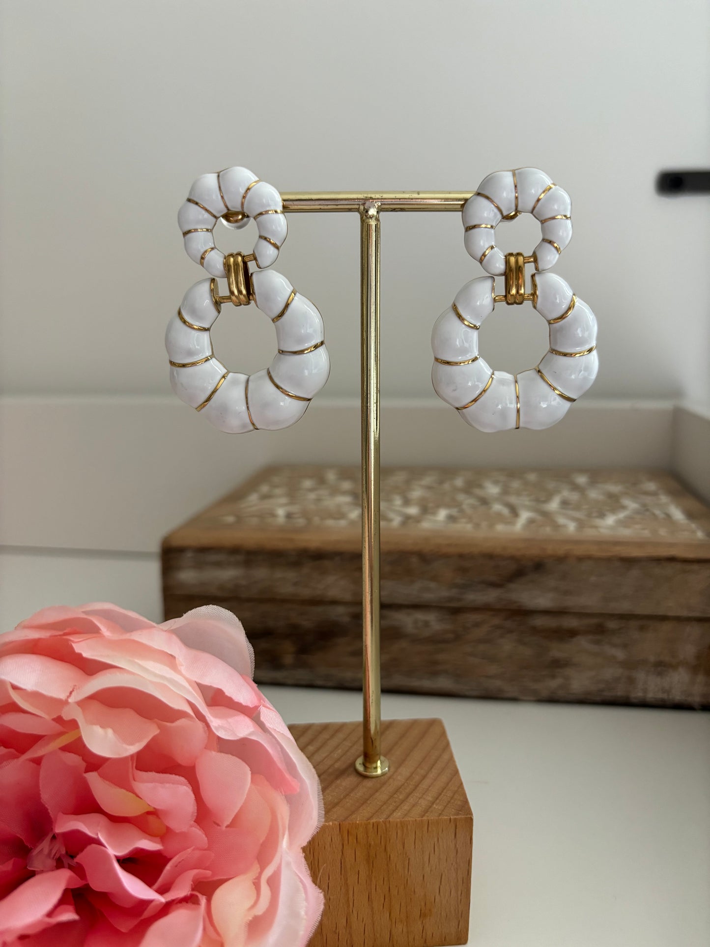 Boucles D’oreilles anneaux blancs