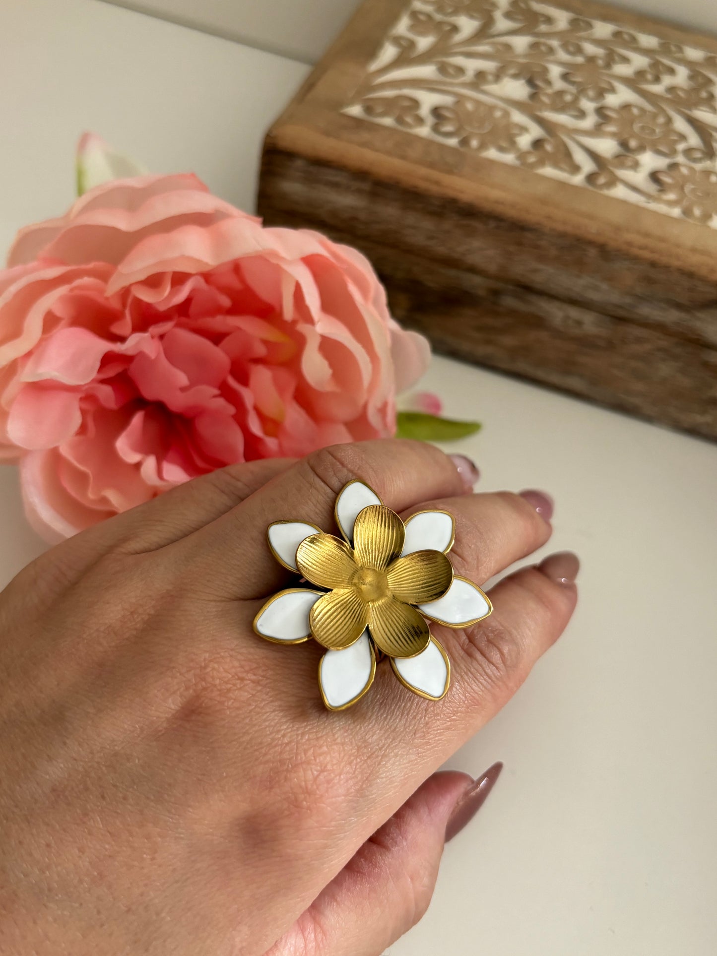 Bague fleur blanche